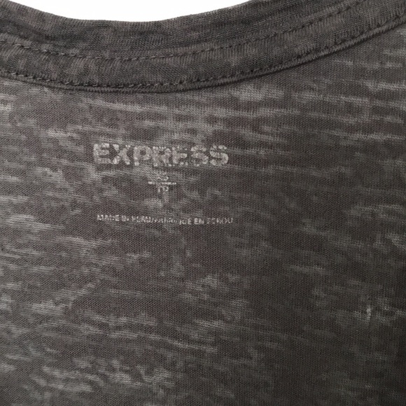 EXPRESS T-SHIRT SIZE XS TINY RUN IN BACK HARD TO SPOT OTHERWISE GREAT CONDITION - Picture 3 of 5